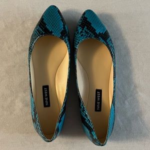 Nine West blue and black snakeskin print flats, size 6.5